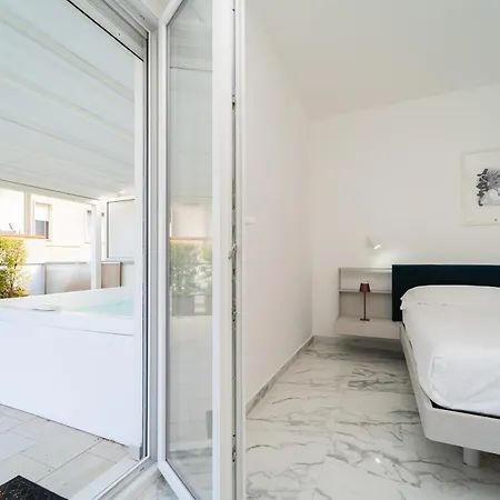 Aphrodite Prestige Penthouse - Sea & Jacuzzi Lägenhet