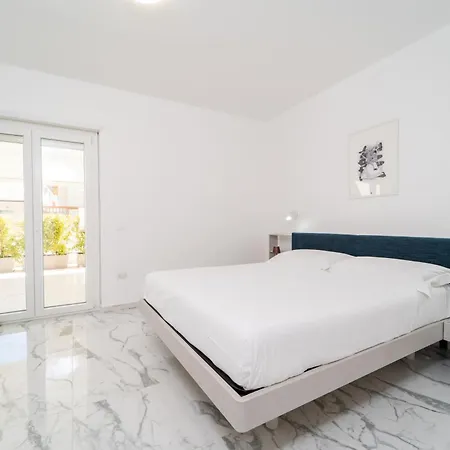 Lägenhet Aphrodite Prestige Penthouse - Sea & Jacuzzi Soverato Marina