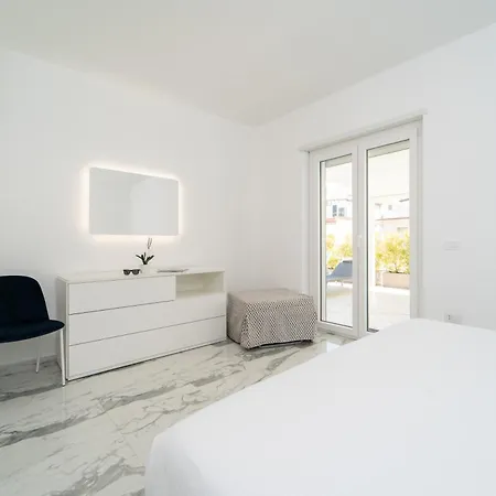 Aphrodite Prestige Penthouse - Sea & Jacuzzi Lägenhet *
